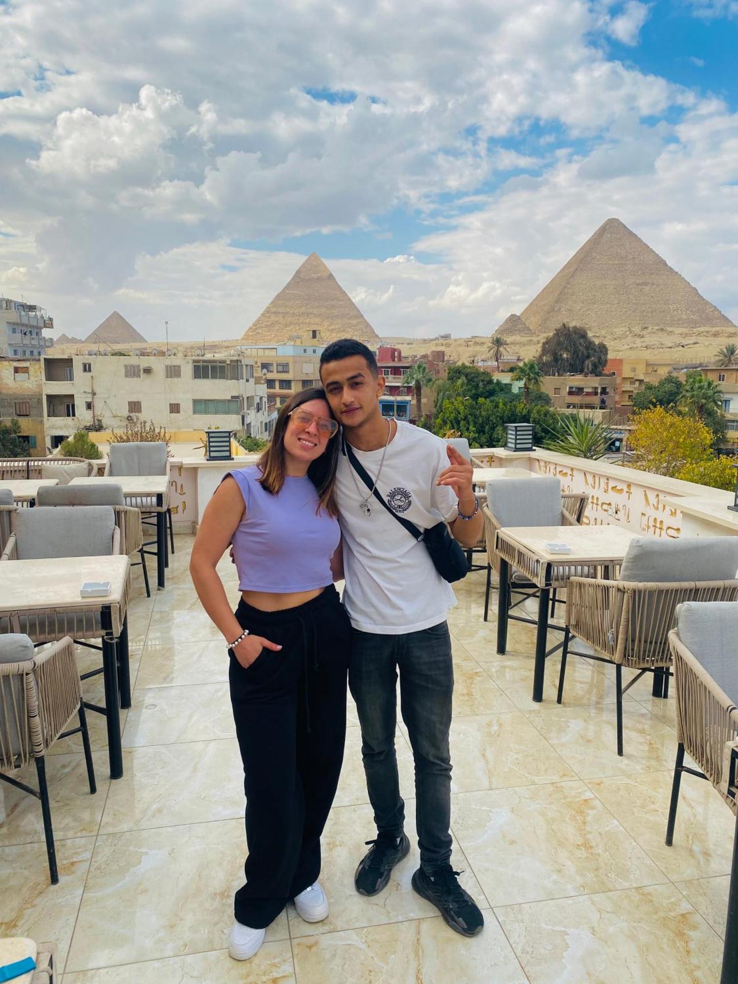 Queen Ash Pyramid View Inn Kafret el-Gabal Exteriör bild